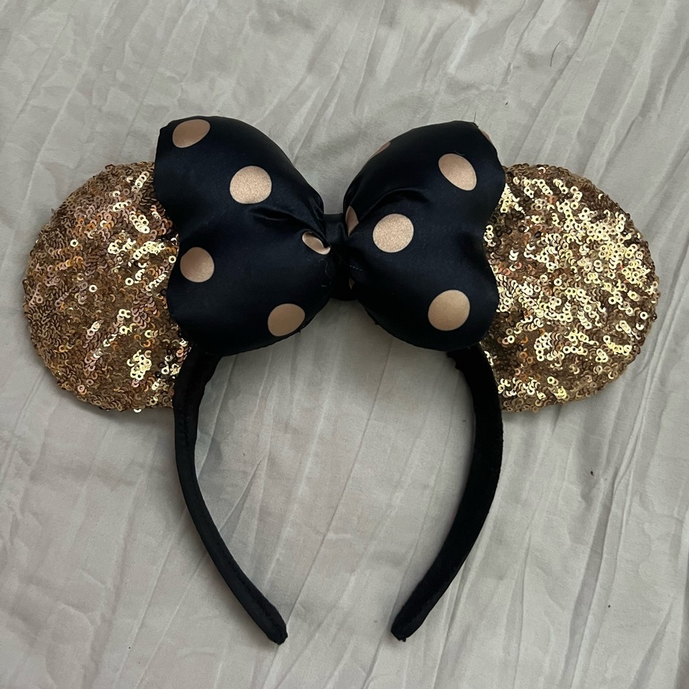 Gold Sequin Minnie Ears with a Black Polka Dot Bow